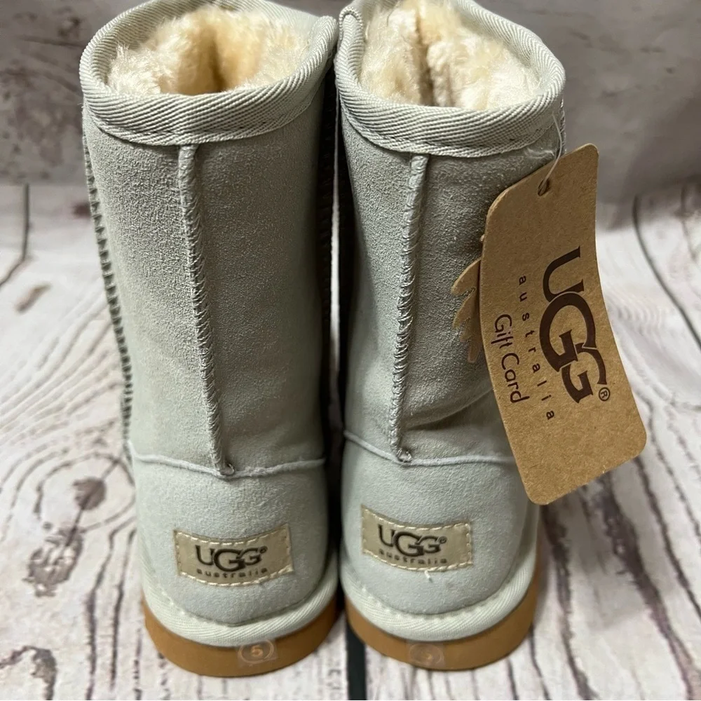 Nwt Ugg Classic Short Ii Boots